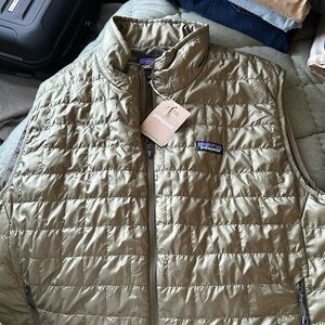 Men’s Patagonia vest